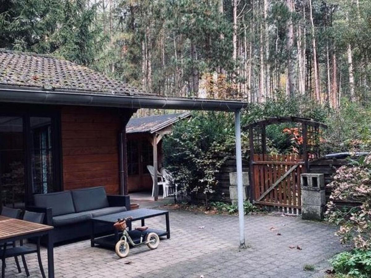 Chalet In A Peaceful Location Near Nijlen Exterior photo